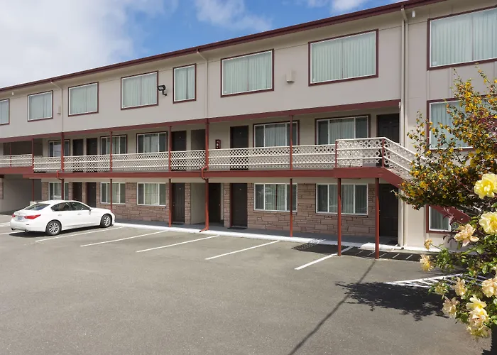 Motel: Flagstone Motel